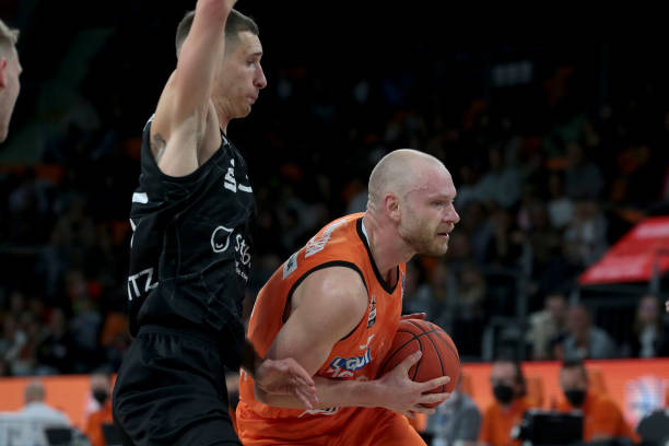 湖人与森林 湖人与森林