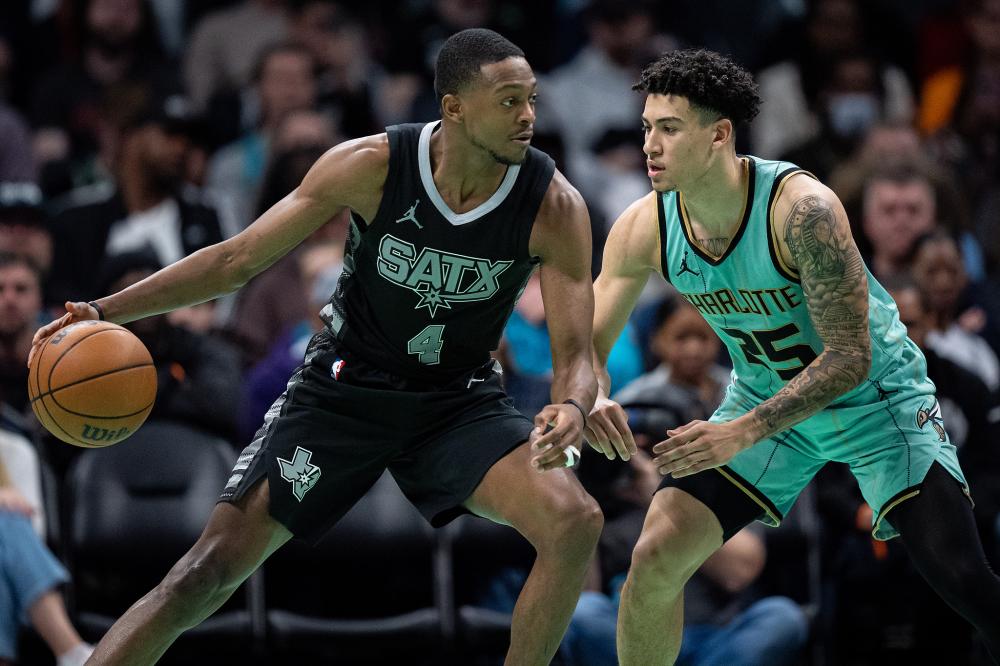 星中锋亚历 星中锋亚历